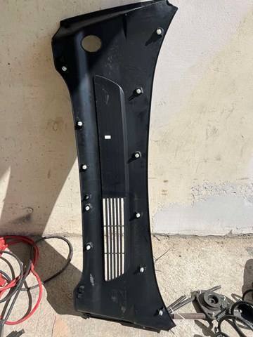 Решетка стеклоочистителей Tesla 149260500B цена, от 42.33 USD