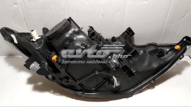 Левая фара 8115002E21 Toyota