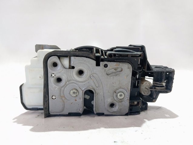 32310933 Volvo Замок двери задней правой