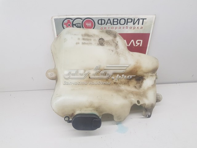 Бачок омывателя 8200071215 Renault (RVI)