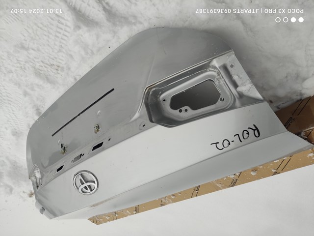 Tampa de porta-malas 6440102A31 Toyota
