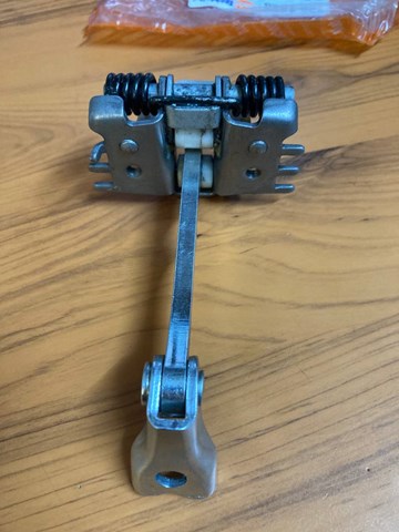 5051528 Autotechteile Ограничитель открывания двери