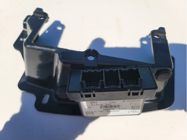  104847600D Tesla