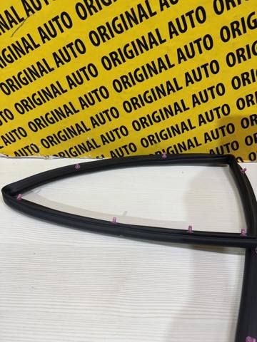 Уплотнитель под капот Mazda KB7W56750B цена, от 12.28 USD