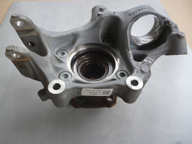 Цапфа задняя правая 80A505436J VAG