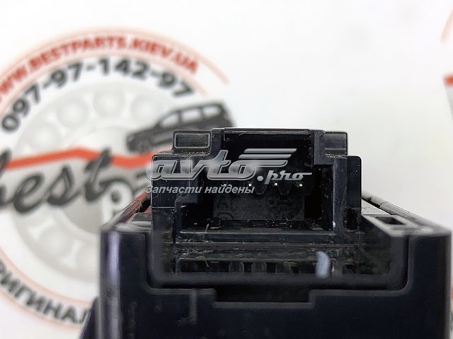 Кнопки переднего правого стеклоподъёмника Mercedes 16790546017N49