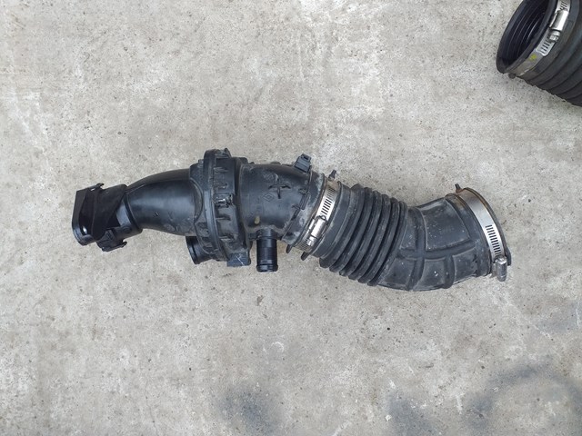 Патрубок воздушный, выход воздушного фильтра Nissan/Infiniti 165764BE0A цена, от 33.90 USD