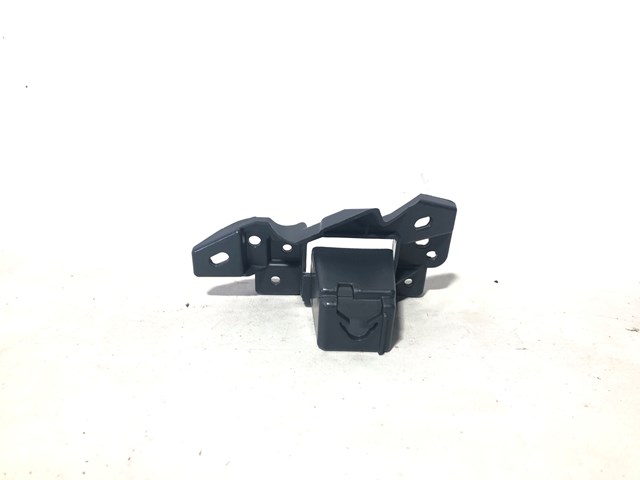 Soporte De Parrilla Del Radiador B63B50153 MAZDA