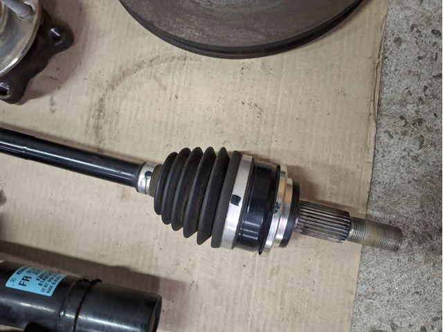 Привод передний правый Mazda FD052550X цена, от 481.43 USD