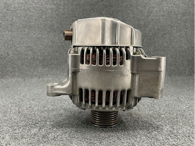 Генератор YLE102330 Land Rover