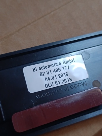Комплект накладок дверного порога 8201485177 Renault (RVI)