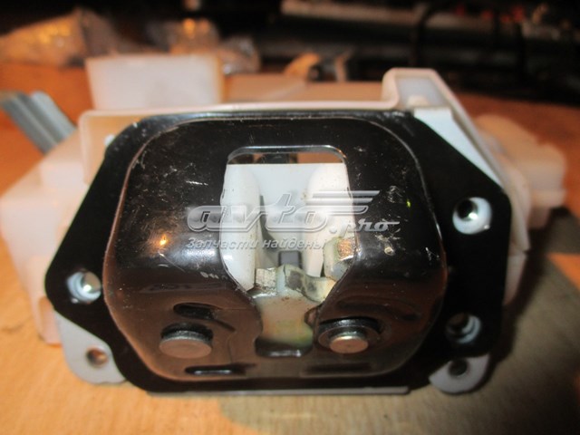 Купить 905001AA0A Nissan/Infiniti Замок задней двери