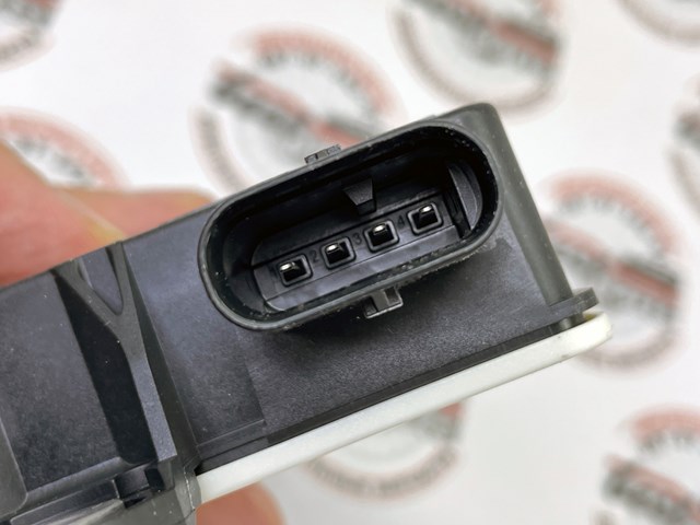  Land Rover LR152209