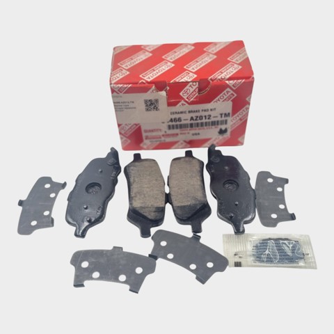Задние тормозные колодки 04466AZ012TM Toyota