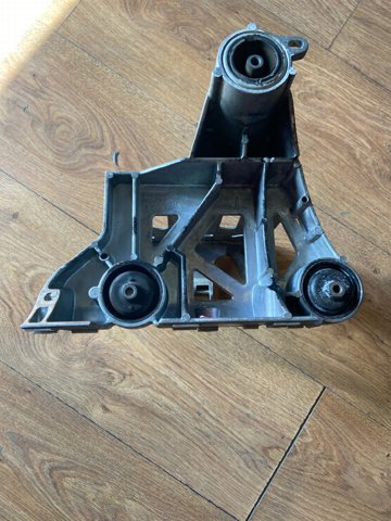 Кронштейн компрессора кондиционера Tesla 150069600B цена, от 12.67 USD