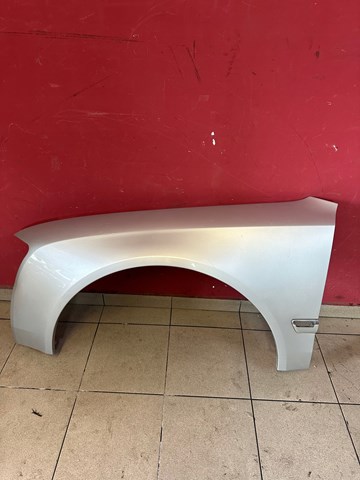 Переднее левое крыло на Audi A8 D3 4E2, 4E8