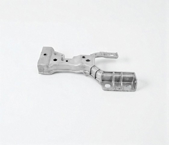 LR143161 Land Rover Кронштейн бампера переднего