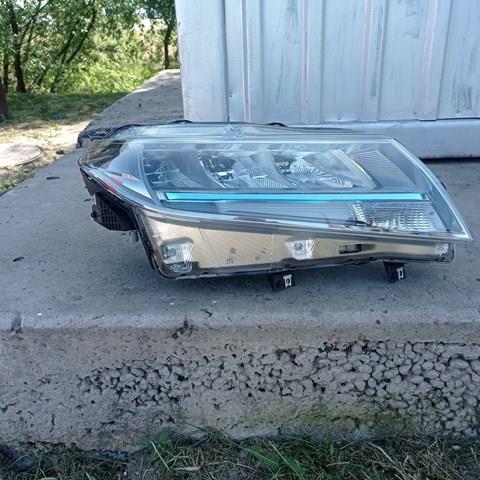 Фара правая Suzuki 3512074S00000