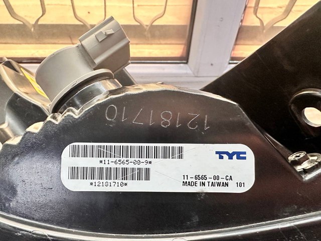Фара задняя правая внешняя TYC FP2407F8T цена, от 145.18 USD