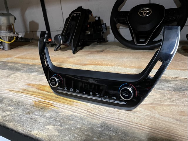 Unidade de controlo dos modos de aquecimento/condicionamento Toyota Corolla  E21