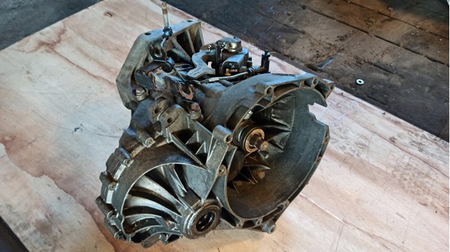  Ford 8C1R7002BF