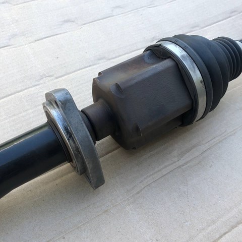13335138 General Motors Полуось передняя, правая