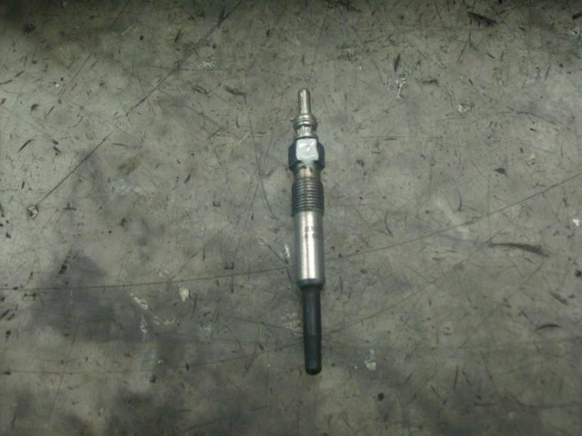 0100226227 VAG Bujía de precalentamiento original y equivalente