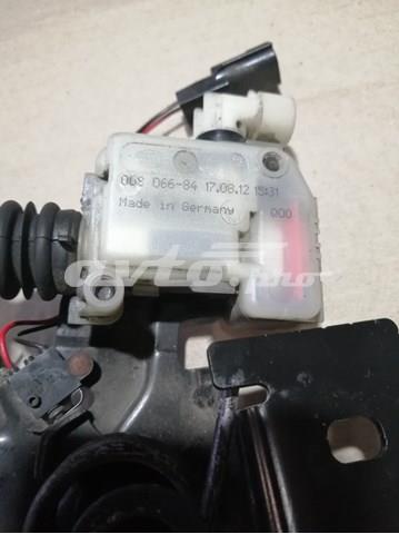 Замок крышки капота Tesla 600757200E