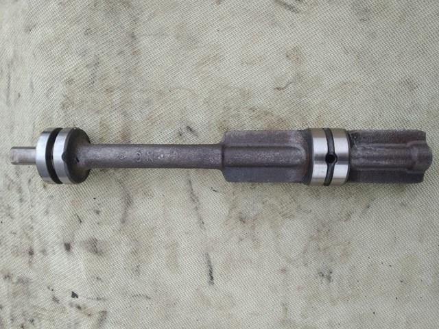 Eje de balanceo MN137236 MITSUBISHI