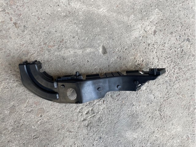 AH323382AA Land Rover Кронштейн крепления бампера переднего правый