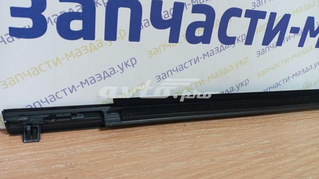 Lameluna de puerta delantera izquierda exterior BP4K50650F MAZDA