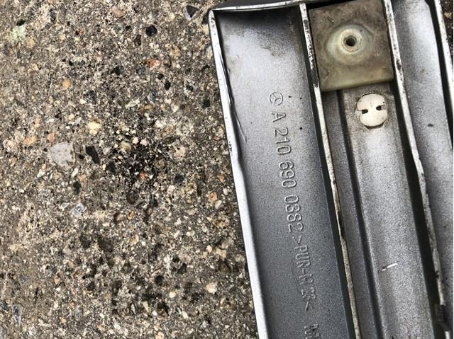 Накладка двери передней левой Mercedes 2106900382 цена, от 10.14 USD