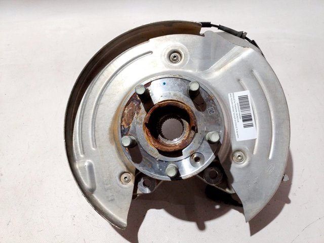 LR114257 Land Rover Цапфа правая