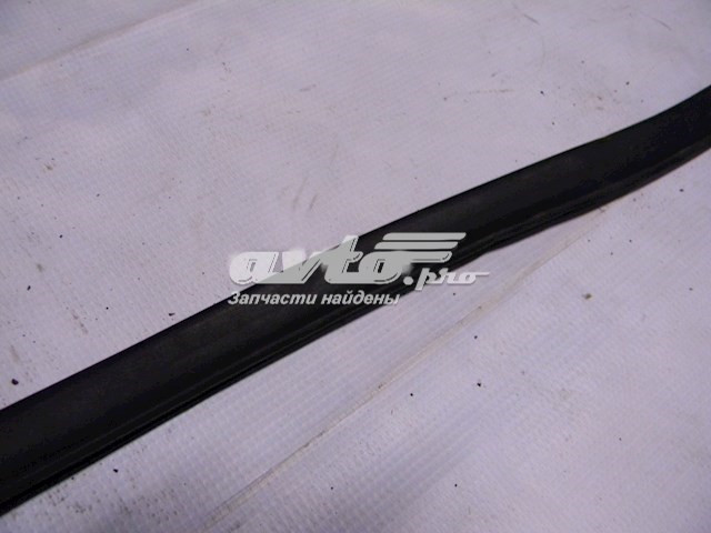 Уплотнитель двери задней правой (на двери) 831402H000 Hyundai/Kia