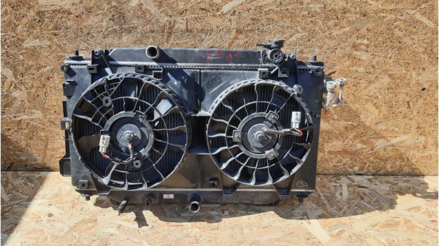 Compre PE2015200 Mazda Radiador de esfriamento de motor