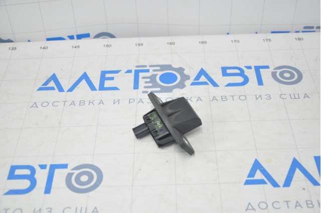 KB7W624B0 Mazda Кнопка привода замка крышки багажника (двери 3/5-й (ляды)