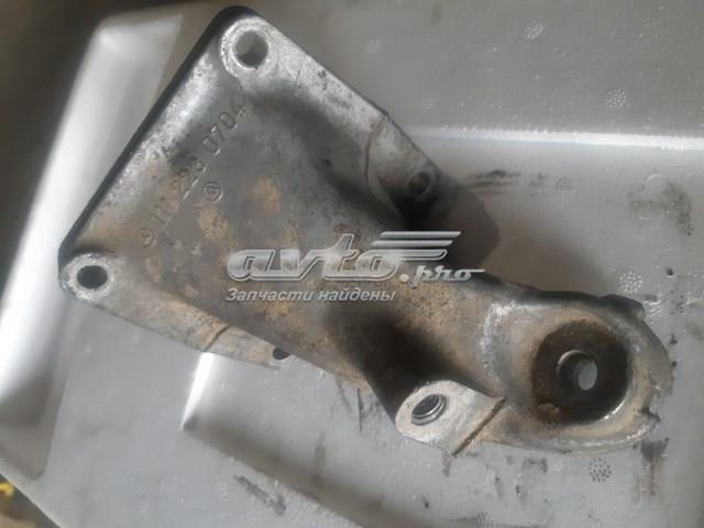 Consola de coxim (apoio) esquerda de motor para Mercedes E (C124)