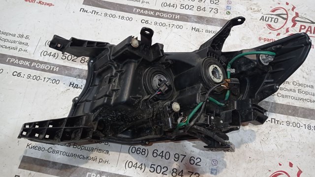 Правая блок фара Toyota 8113060N10 цена, от 386.00 USD
