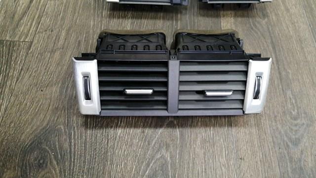 Вентиляция передка Land Rover LR025174