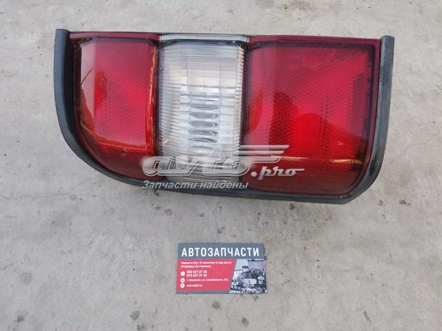 Vidro da luz traseira esquerda para Nissan Patrol (Y61)