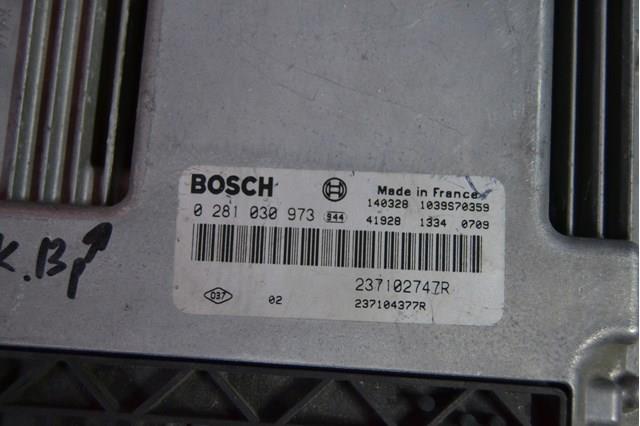 Модуль управления двигателем Renault (RVI) 237104377R