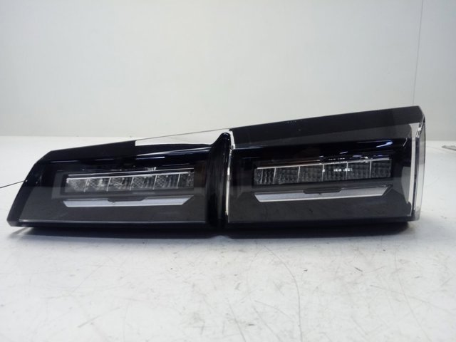 Задний левый внутренний фонарь Peugeot/Citroen 9835300680