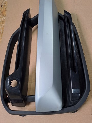 Решетка противотуманных фар левая BMW 51117399903