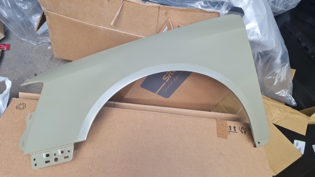 PVW10052AL Signeda Pára-lama dianteiro esquerdo