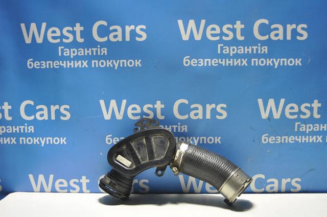 LR072134 Land Rover Патрубок воздушный, выход из компрессора (наддув)