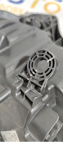 Фара левая HELLA 260606727R цена, от 318.36 USD