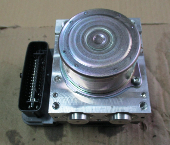 4451042220 Toyota Блок ABS гидравлический