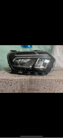 Правая фара 260103389R Renault (RVI)