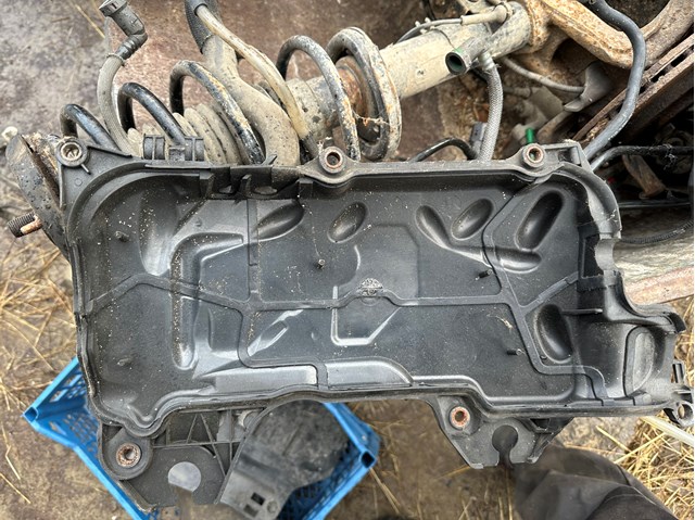 Купить 8200672464 Renault (RVI) Крышка двигателя