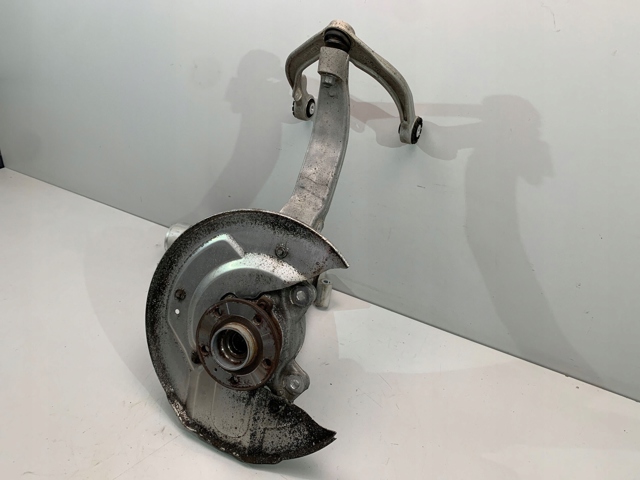 Цапфа (поворотный кулак) передний правый Volvo 32298140 цена, от 346.23 USD